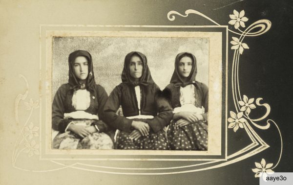 Anni Venti del Novecento: le sorelle Domenicangela (1911-1938) e Maria Greca Turnu (1914-2007) con la madre Maria Antonia Scanu S’arrica (1881-1944)