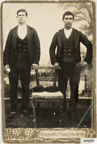 1917: Efisio Orrù con l’amico Pasquale Carta di Silì