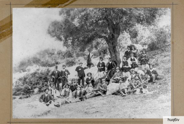Seconda metà dell’Ottocento: compagnia di caccia sul Monte Arci. Si riconosce il capo caccia Cesarino Orrù
