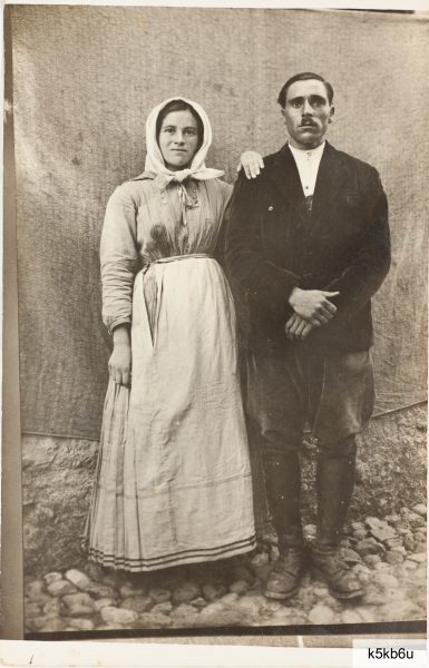 1932: i coniugi Giuseppe Schirru (1905-1980) e Maria Annica Marras (1913-2007)