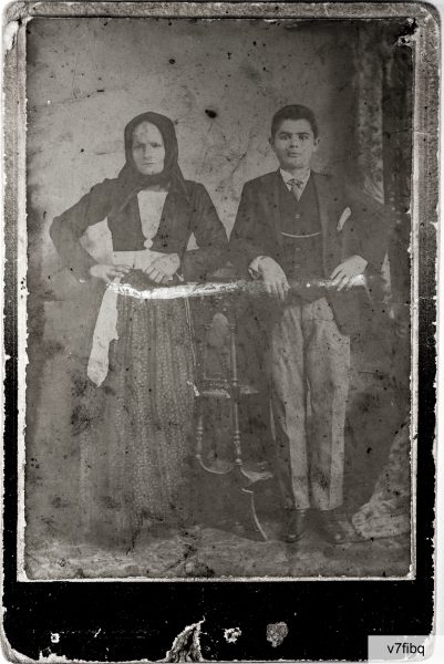Anni Dieci del Novecento: Giuseppa Corongiu nota Giuseppina (1874-?) e il nipote Luigi Marras (1897-1935)