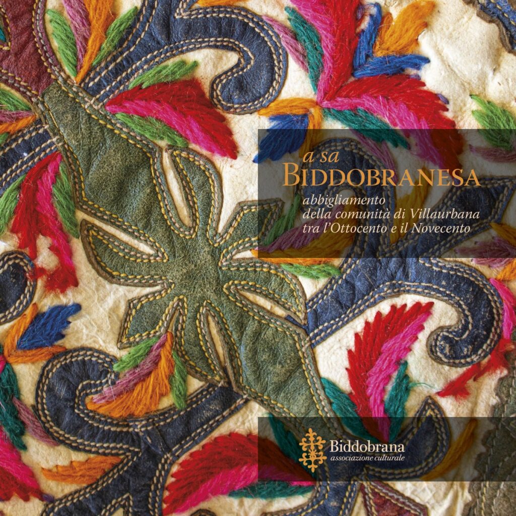 Copertina del volume A sa Biddobranesa: dettaglio di un ricamo tradizionale